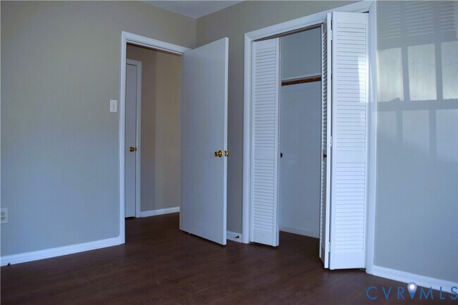 Building Photo - 2270 Greenfield Dr