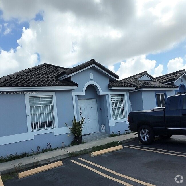 Building Photo - 9149 NW 119th Ter