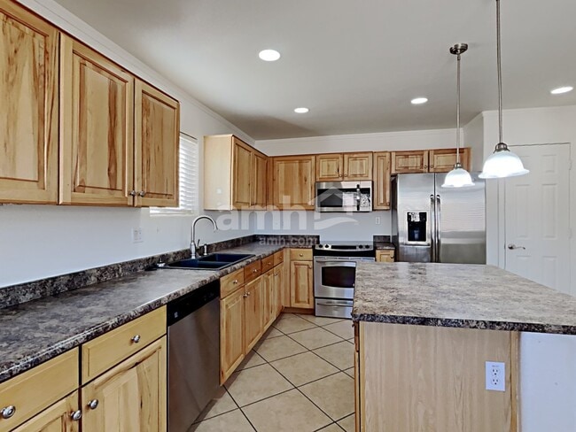 Building Photo - 17522 W Calavar Rd