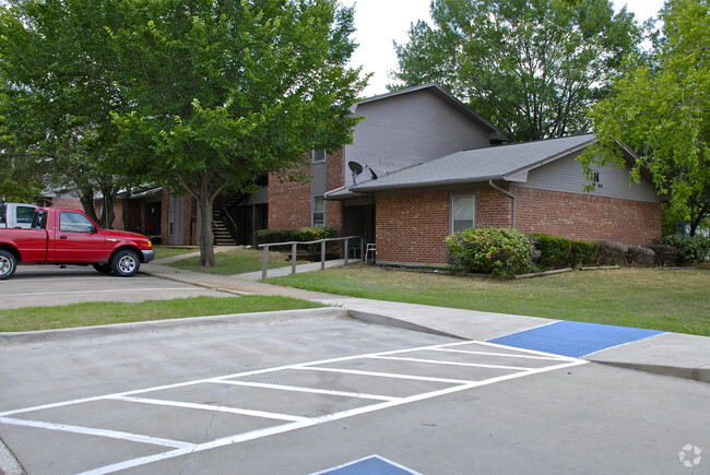 Building Photo - Alvarado Heights Apartments