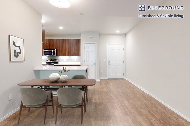 Building Photo - 121 Roble Rd