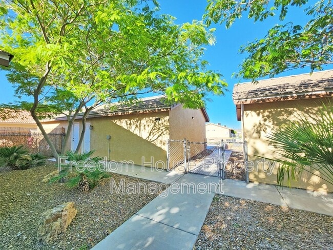 Building Photo - 1041 Marne Ct