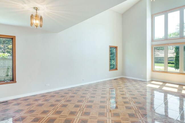 Building Photo - 3740 Highland Ave
