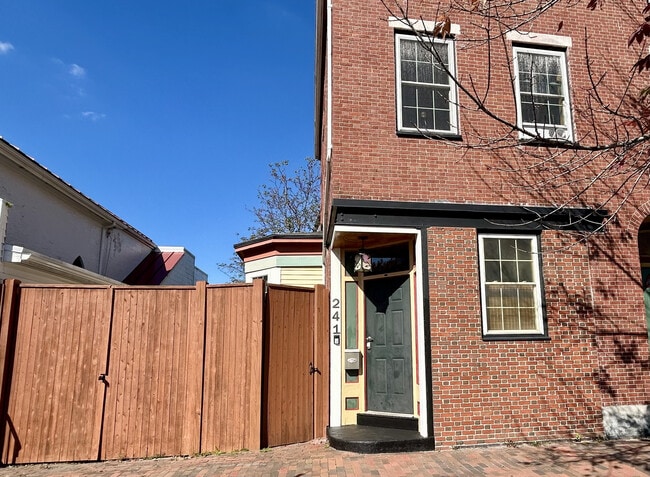 Building Photo - 241 Cumberland Ave