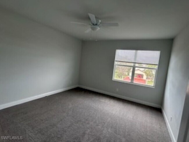 Foto del edificio - 1023 Sweet Lake Cir