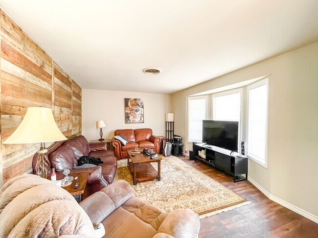 Photo - Adorable 4 Bed, 2 Bath Home for August 202...