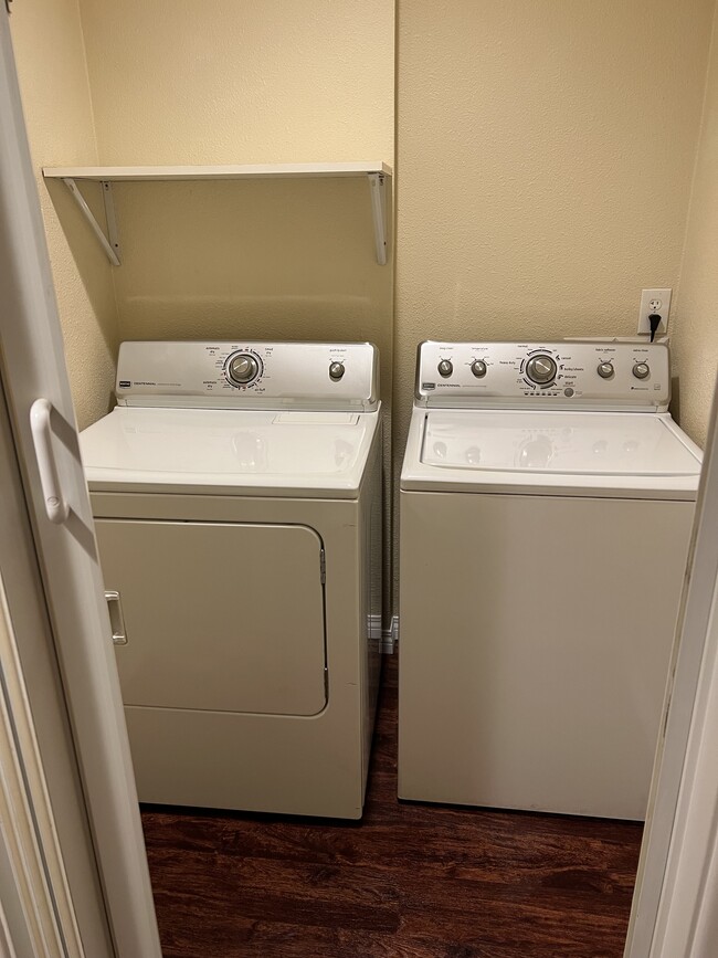 Building Photo - 3024 E Carey Ave