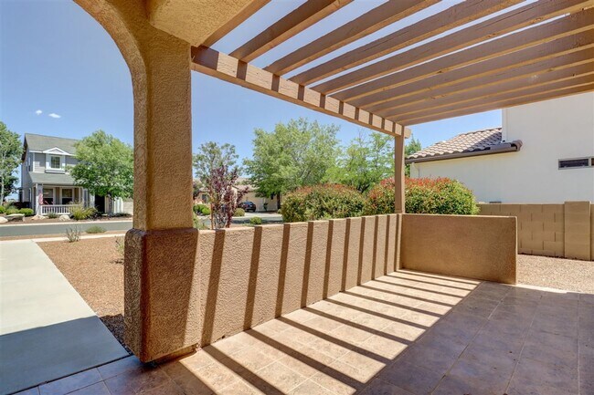 Building Photo - Two Bedroom, Two Bathroom Home with Office...