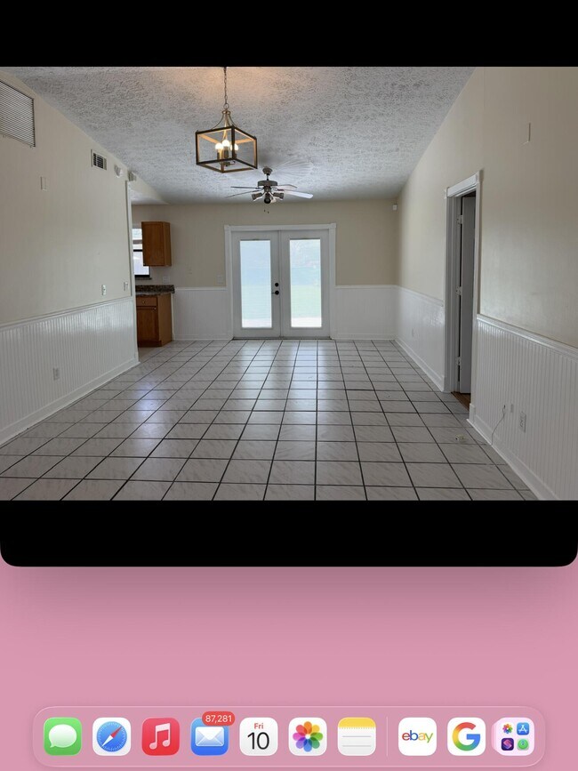 Foto del edificio - 726 NE Lanfair St