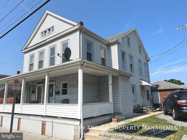 Building Photo - 3 Bedroom Home located in Hanover Area Sch...
