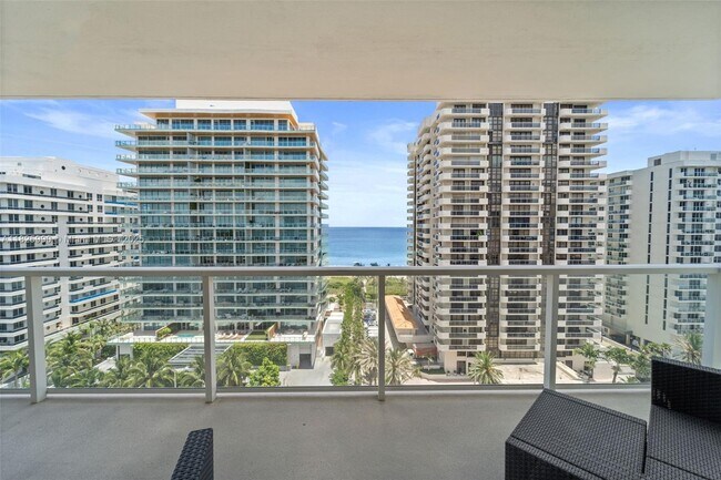 Foto del edificio - 5750 Collins Ave