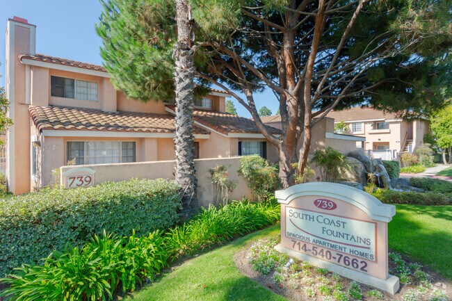 Vista al edificio - South Coast Fountains