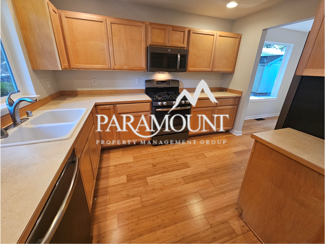 Foto del edificio - 3 Bedroom By Kitsap Lake!