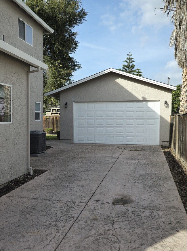 Large two car garage 500 square feet - 120 Dale Dr