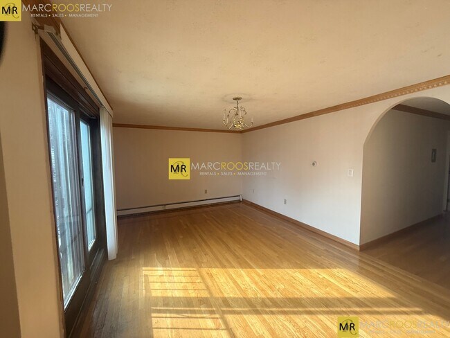 Foto del edificio - 1030 Bennington St
