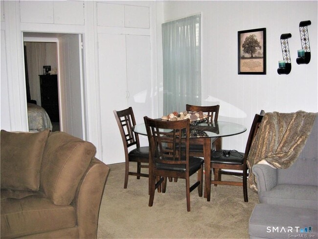 Foto del edificio - 45 W Main St