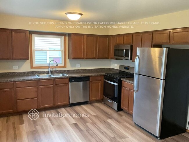 Foto del edificio - 150 E Winthrop Ave