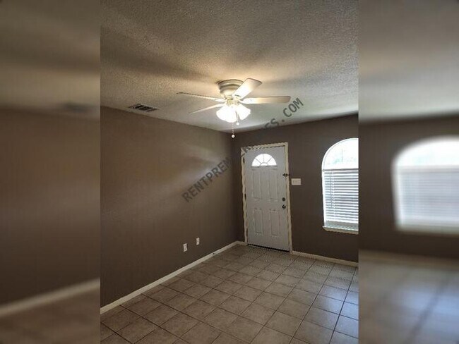 Foto del edificio - 8114 W Elizabeth Ln