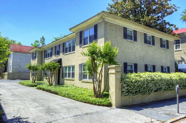 Building Photo - 117W-117 Wentworth Street