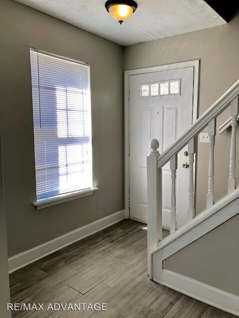 Foto del edificio - 5954 Sherwood Pl