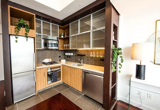 Foto del edificio - 622 W 42nd St
