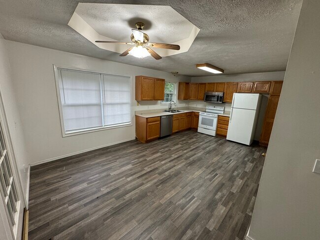 Cocina - 544 W Hines St