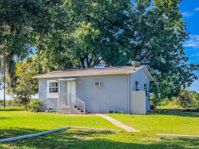 Foto del edificio - 12838 Florida Ave