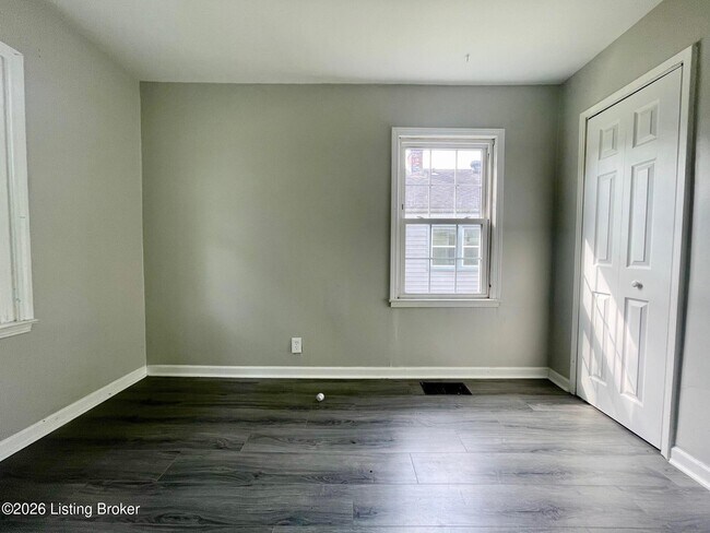 Foto del edificio - 1272 Weller Ave