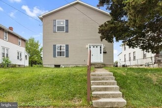 Building Photo - 354 W Main St