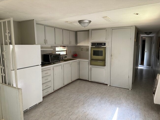 Building Photo - 297 Babbs Dr