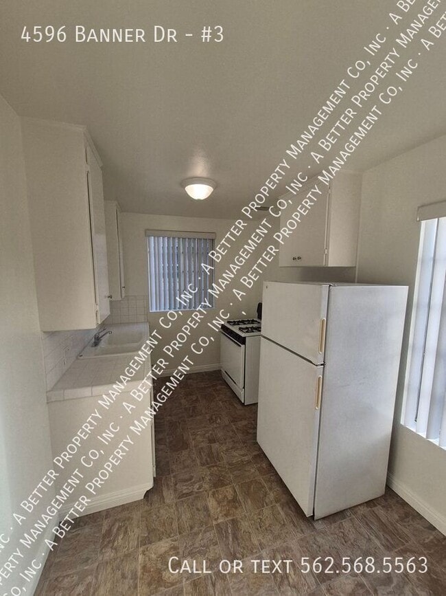 Building Photo - 4596 N Banner Dr