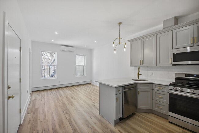 Building Photo - 513 Park Ave