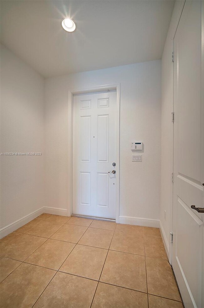 Building Photo - 4655 Windmill Ln