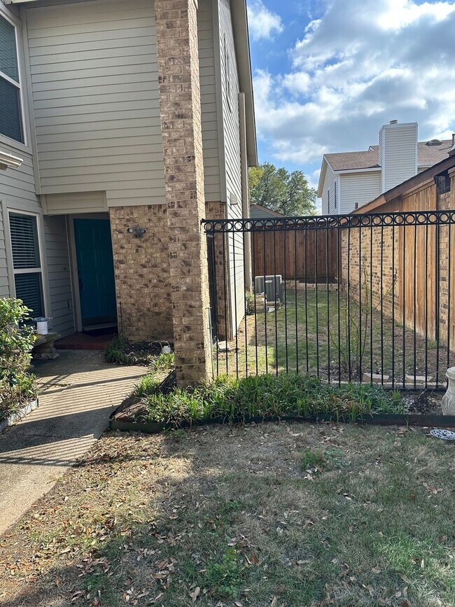 Foto del edificio - 2 Bedroom Single Family Home in Garland