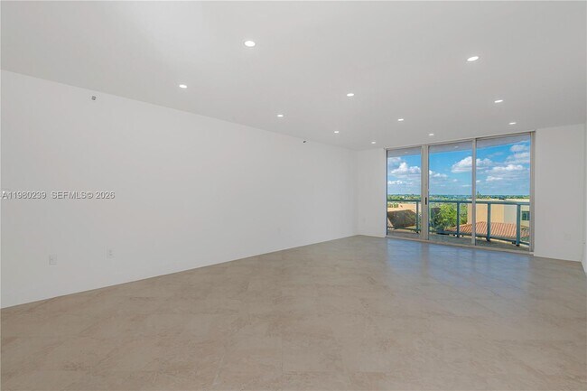 Foto del edificio - 8855 Collins Ave