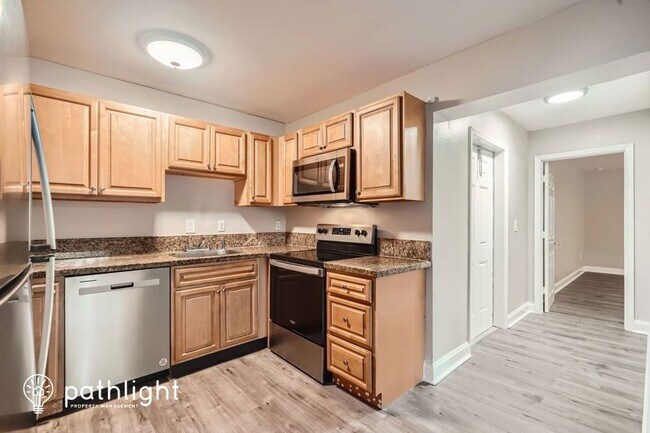 Building Photo - 2044 SW 12th Ct