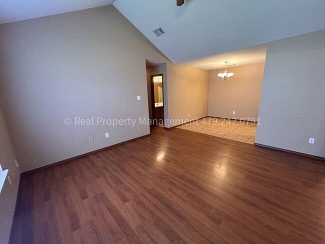 Foto del edificio - 1001 Trenton Dr