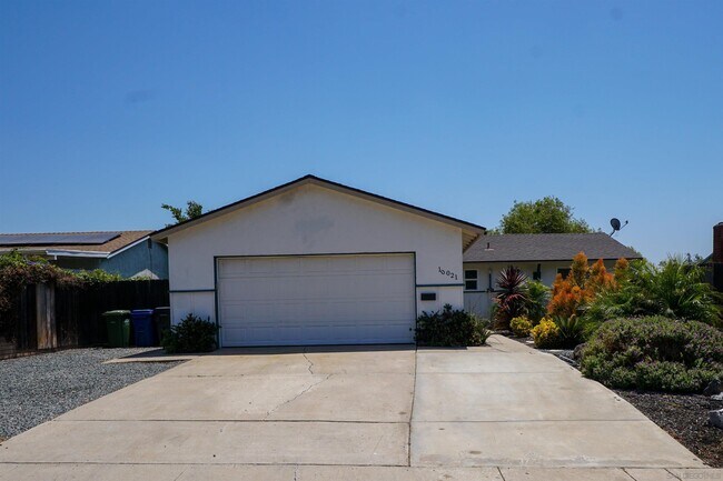 Building Photo - 10021 Pebble Beach Dr