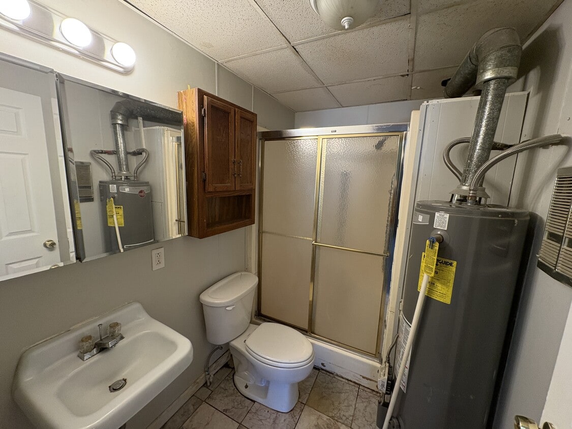 Building Photo - 500 N Van Buren St