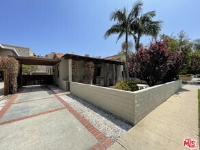 Building Photo - 3642 Empire Dr