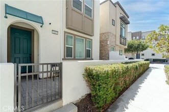 Building Photo - 624 Daniel Freeman Cir
