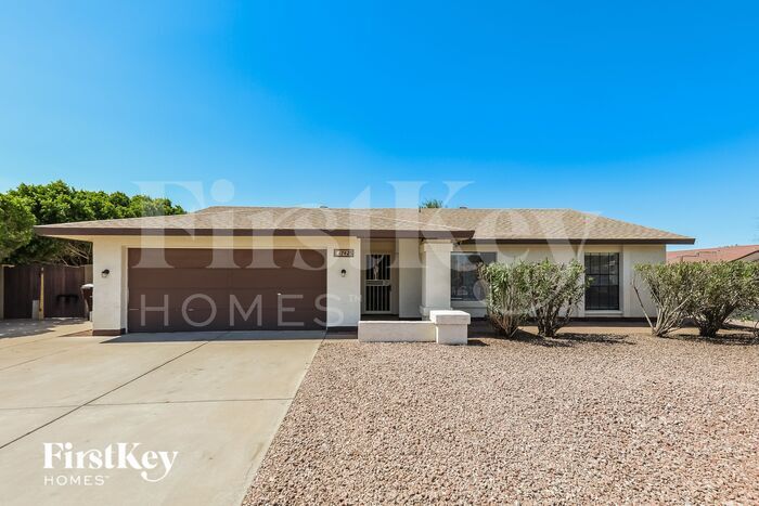Primary Photo - 7425 West Columbine Drive