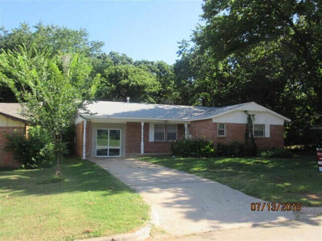 Building Photo - Midwest City Rent to Own!
