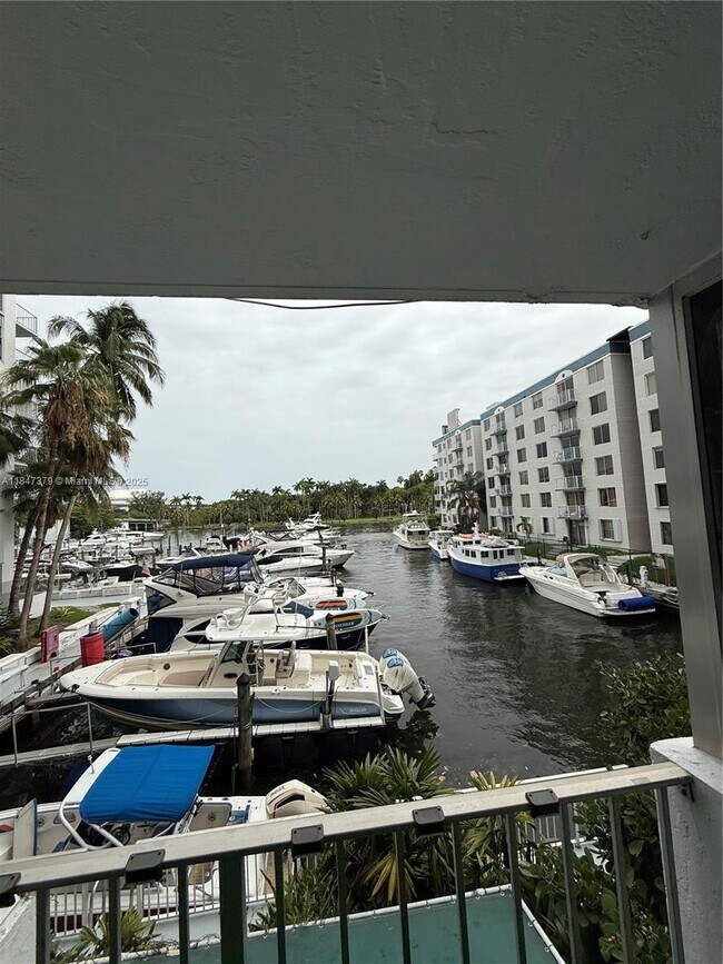 Foto del edificio - 1700 NW N River Dr