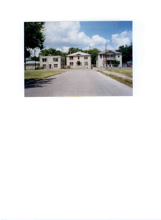 Primary Photo - 203 N Milby St