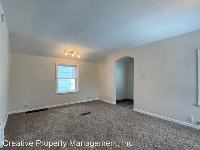 Building Photo - 3 br, 1 bath House - 401 3rd St. West
