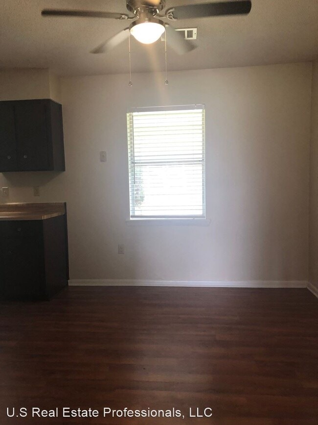 Foto del edificio - 3 br, 1.5 bath House - 1031 White Circle