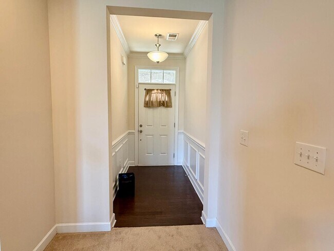 Foto del edificio - 5633 Garrow Glen Rd