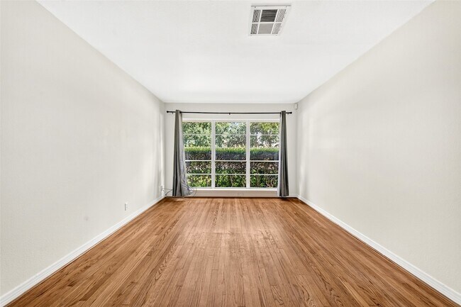 Foto del edificio - 4045 Woodfox St