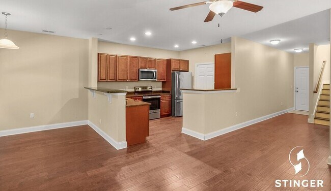 Foto del edificio - 381 Dante Cir